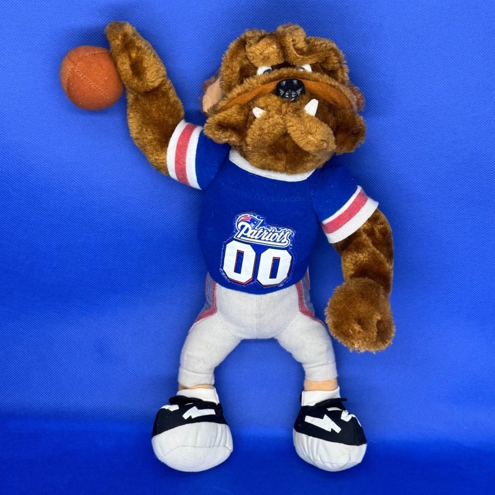 Vintage 1999 NFL New England Patriots Bulldog Plush Mascot Football 11" Official